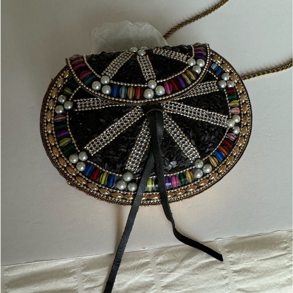 LULU Crossbody Beaded Clam Shell Purse w/ Metal Strap, Multi Colored Beads NWOT - Picture 2 of 6